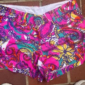 Lilly Pulitzer Callahan shorts, "Sea and Be Seen" print, Size 8, EUC
